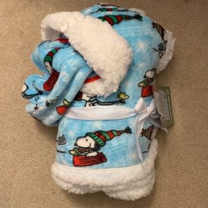 🌟3/$20 NWOT Child 3 Piece Snoopy Blanket, & etc.